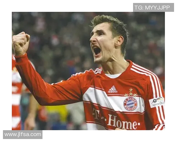 克洛泽经典短袖球衣彰显传奇射手风采让你感受足球不灭激情